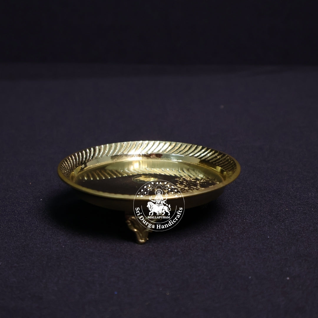 Brass Pintray Plain with Base – Size No:2