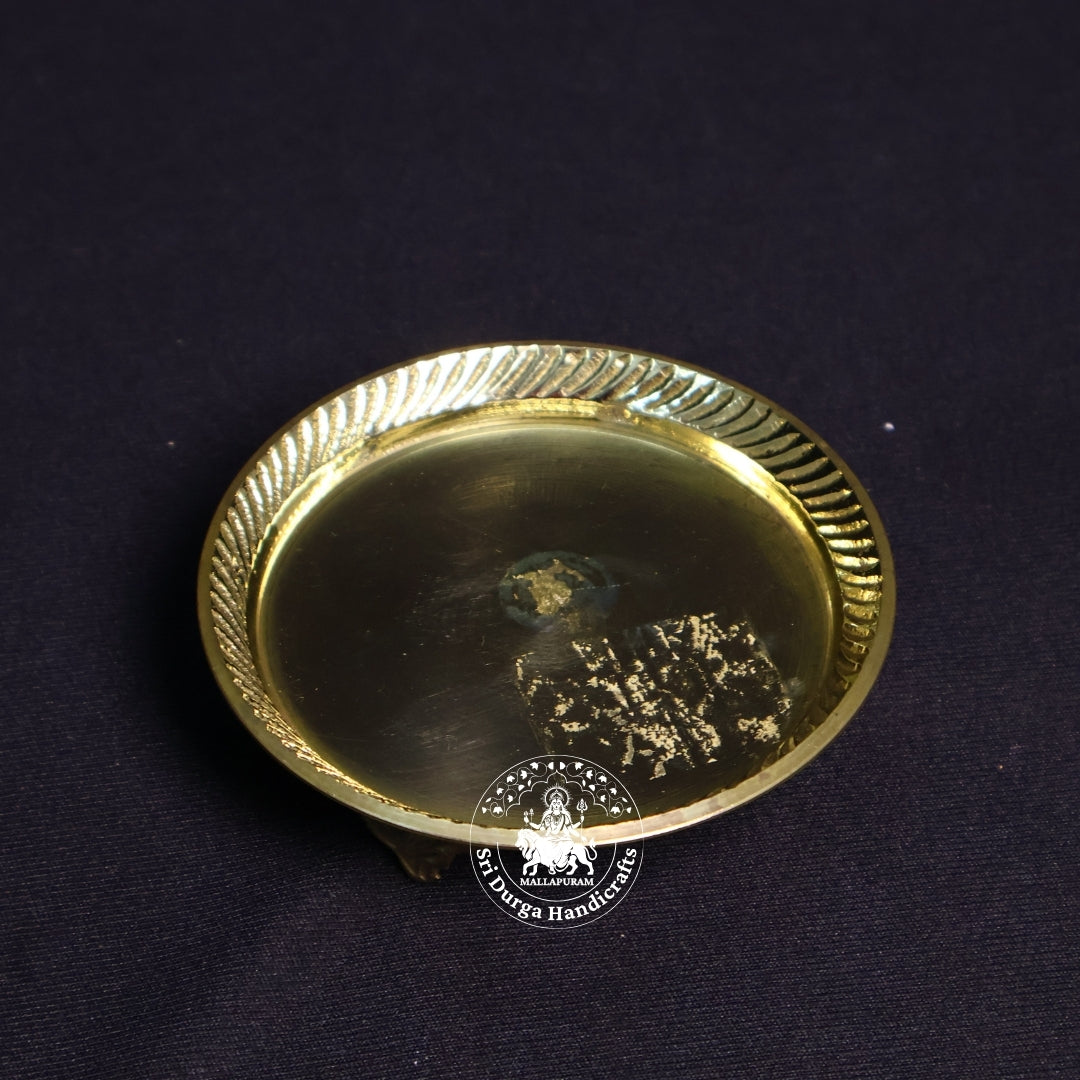 Brass Pintray Plain with Base – Size No:2