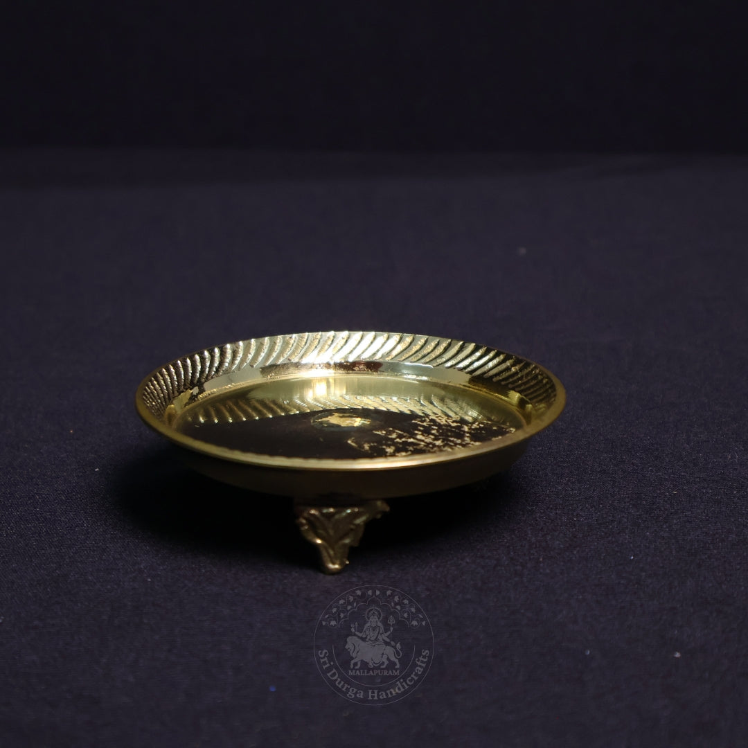 Brass Pintray Plain with Base – Size No:2