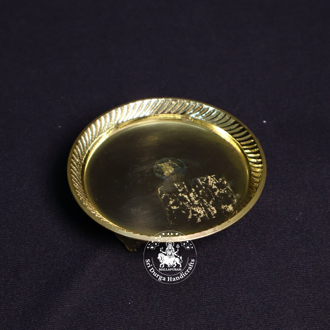 Brass Pintray Plain with Base – Size No:3