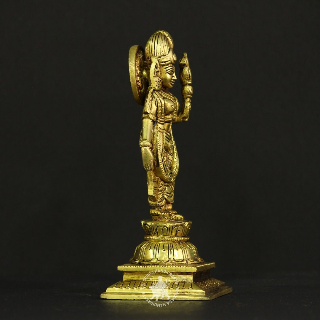 7" inch Aandal in Graceful Stance