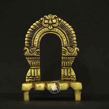 Manai with Holy Thiruvatchi Frame